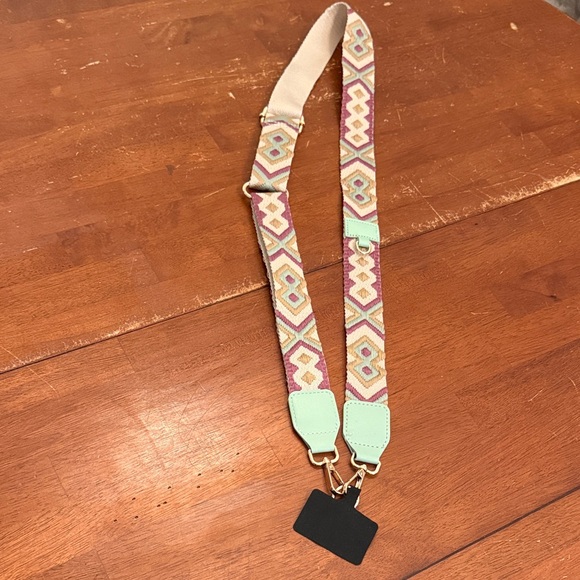 Geometric Patterned Phone Holder - Picture 2 of 7